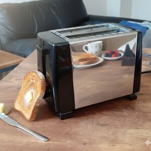 Brentwood Silver Toaster